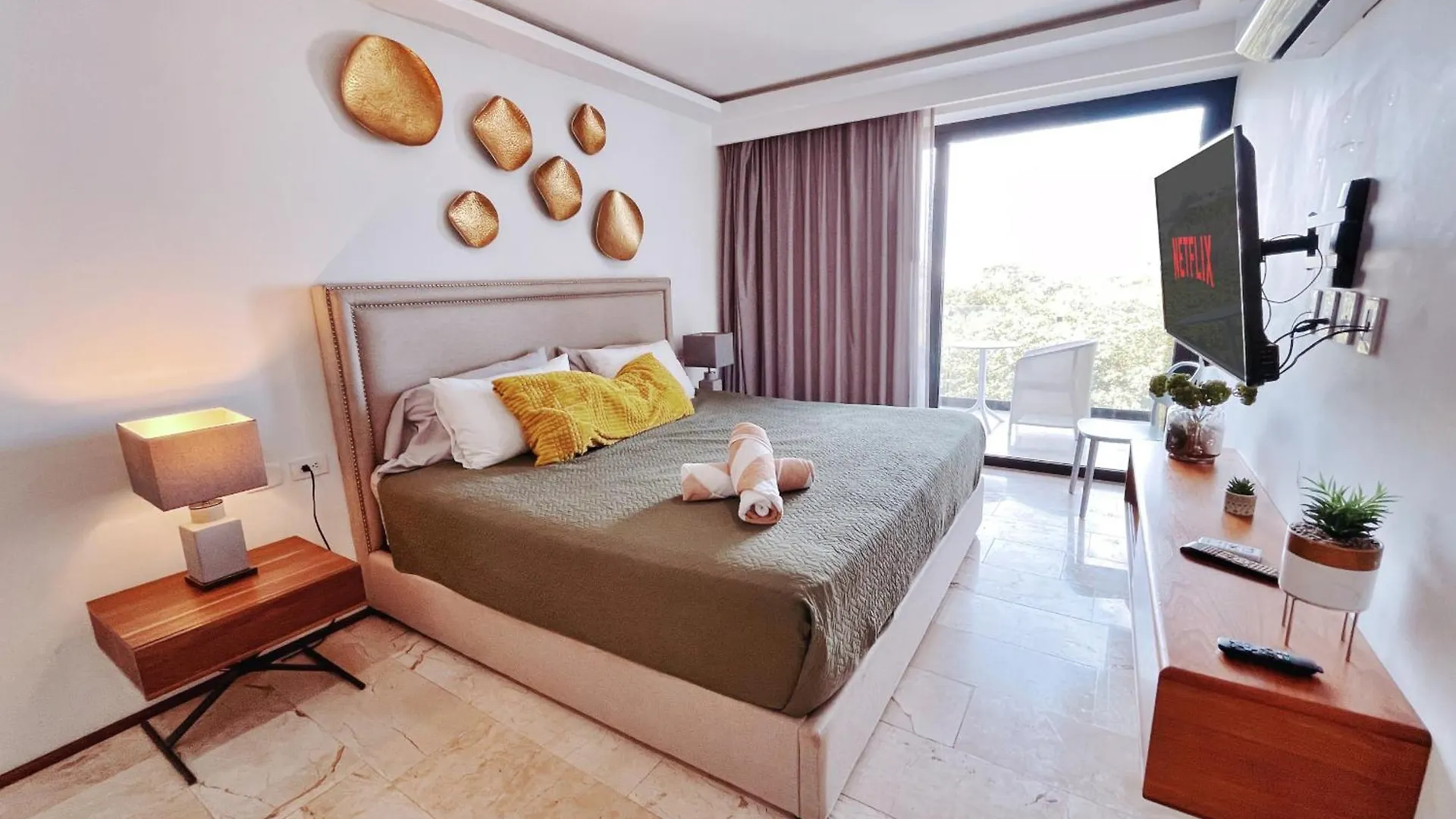 Ocean View Balcony, Rooftop, Estudio Next 5Thave Playa del Carmen Apartment
